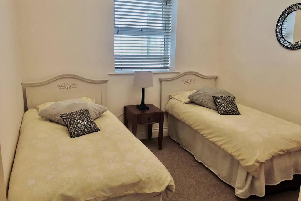 Luxury 2 Beds Apartment By The Sea بورنماوث المظهر الخارجي الصورة