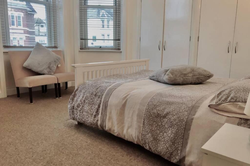 Luxury 2 Beds Apartment By The Sea بورنماوث المظهر الخارجي الصورة